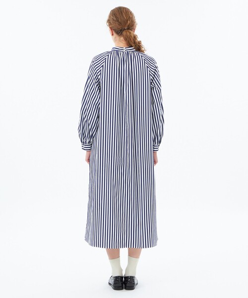 MACKINTOSH PHILOSOPHY（ﾏｯｷﾝﾄｯｼｭ ﾌｨﾛｿﾌｨｰ）の「【WEB&一部店舗限定】THOMAS MASON ギャザーワンピース（ワンピース・レディース・ブラック/ダークネイビー・36/38）」の8枚目の写真
