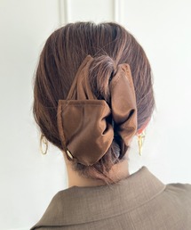 LOVALOT（ラバロット）の「【動画あり】クロスデザイン サテンヘアクリップ 大きめ（バレッタ/ヘアクリップ）」
