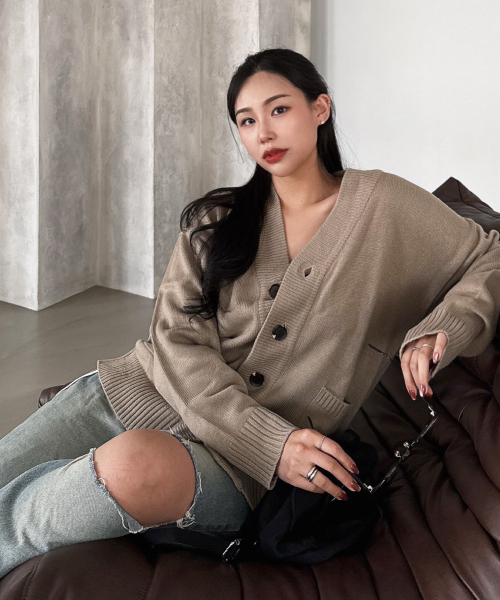 BLOND9(ブロンドナイン)の「ベーシックニットカーディガン_モカ(カーディガン/ボレロ・レディース・その他・LARGE/MEDIUM/XX-LARGE)」の2枚目の写真
