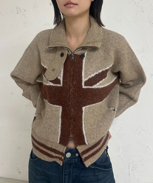 FTW(エフティダブリュー)の「UK MOTIF ZIPUP KNIT(カーディガン/ボレロ・レディース・ブラック/ベージュ・MEDIUM/LARGE/SMALL)」の3枚目の写真