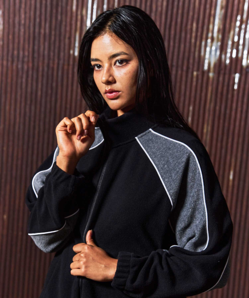 GALEX(ギャレックス)の「レトロ配色ライトフリースジャケットブラック GA5831 BK(ジャージ・レディース・その他・SMALL/MEDIUM/LARGE)」の3枚目の写真