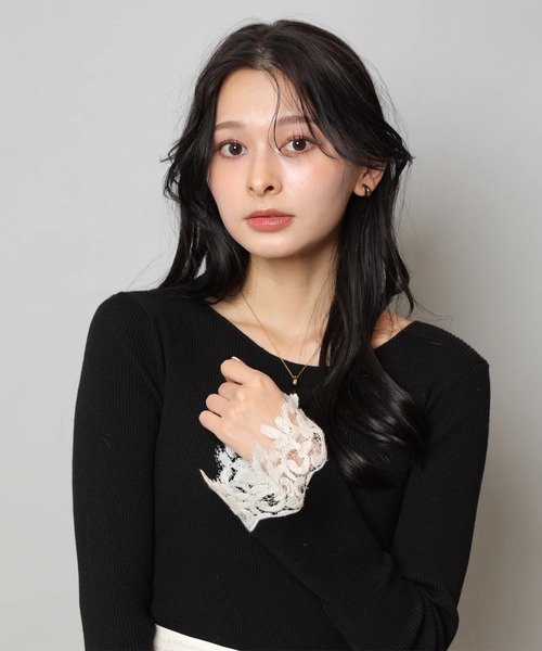 Apuweiser-riche(アプワイザーリッシェ)の「袖フレアレースニット(ニット/セーター・レディース・ホワイト/ライトブルー/ブラック系その他/ブラック/コーラルピンク・2)」の9枚目の写真