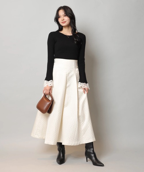 Apuweiser-riche(アプワイザーリッシェ)の「袖フレアレースニット(ニット/セーター・レディース・ホワイト/ライトブルー/ブラック系その他/ブラック/コーラルピンク・2)」の10枚目の写真