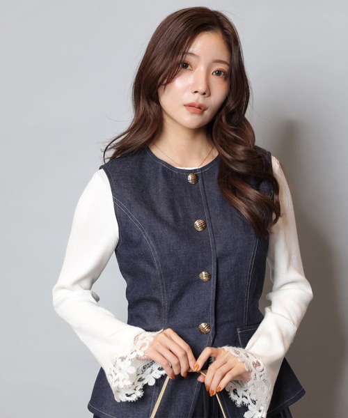 Apuweiser-riche(アプワイザーリッシェ)の「袖フレアレースニット(ニット/セーター・レディース・ホワイト/ライトブルー/ブラック系その他/ブラック/コーラルピンク・2)」の15枚目の写真