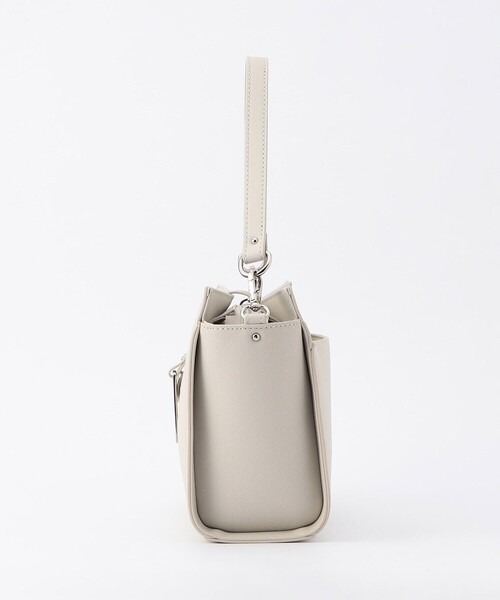 MONO　COMME CA（モノコムサ）の「ロゴプレート ミニショルダー（ショルダーバッグ・レディース・グレー/ブラック/ベージュ・FREE）」の18枚目の写真