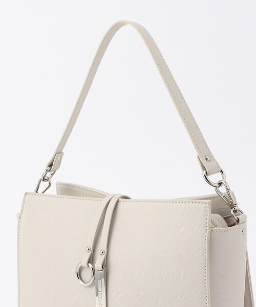 MONO　COMME CA（モノコムサ）の「ロゴプレート ミニショルダー（ショルダーバッグ・レディース・グレー/ブラック/ベージュ・FREE）」の22枚目の写真