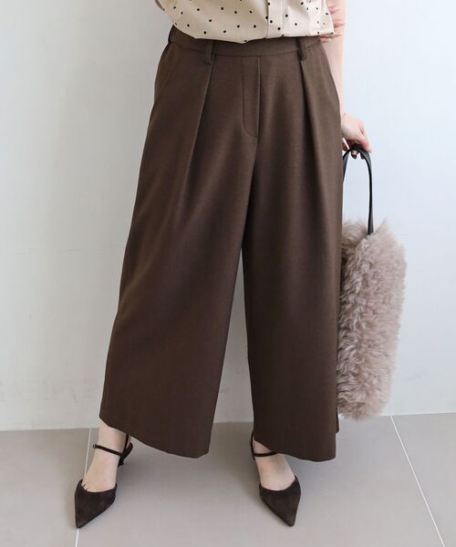 le.coeur blanc(ルクールブラン)の「ウールライクフロントタックワイドクロップドパンツ2(その他パンツ・レディース・ブラック/ブラウン/グレイッシュベージュ・38/36)」の1枚目の写真