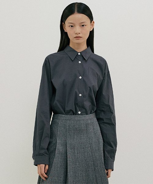 LINGSEOUL(リングソウル)の「bio poplin shirt-charcoal(シャツ/ブラウス・レディース・その他・M/S)」の1枚目の写真