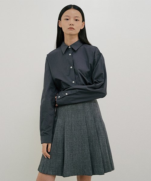 LINGSEOUL(リングソウル)の「bio poplin shirt-charcoal(シャツ/ブラウス・レディース・その他・M/S)」の2枚目の写真