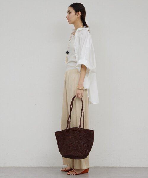 GALLARDAGALANTE（ガリャルダガランテ）の「【手洗い可】スクエアキャミ（キャミソール・レディース・ライトベージュ/チャコールグレー・FREE）」の3枚目の写真