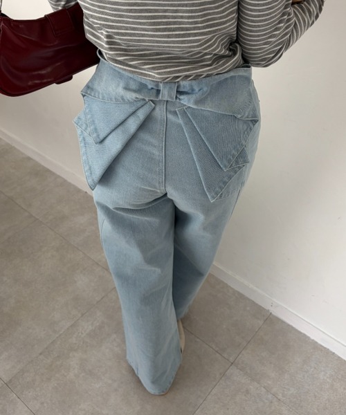 continuer de NICE CLAUP（コンティニューデナイスクラップ）の「バッグリボンストレートデニム（デニムパンツ・レディース・インディゴブルー/その他・MEDIUM/SMALL）」の2枚目の写真
