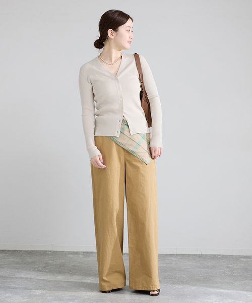 IENA(イエナ)の「《新色/追加》ECO SPLASH リブVネックカーディガン(カーディガン/ボレロ・レディース・ブラウン/アイボリー・FREE)」の20枚目の写真