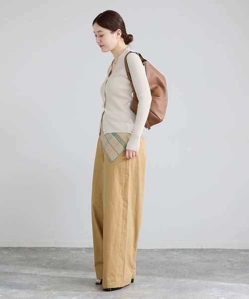 IENA(イエナ)の「《新色/追加》ECO SPLASH リブVネックカーディガン(カーディガン/ボレロ・レディース・ブラウン/アイボリー・FREE)」の21枚目の写真