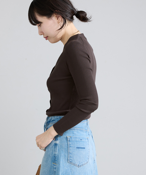 IENA(イエナ)の「《新色/追加》ECO SPLASH リブVネックカーディガン(カーディガン/ボレロ・レディース・ブラウン/アイボリー・FREE)」の3枚目の写真