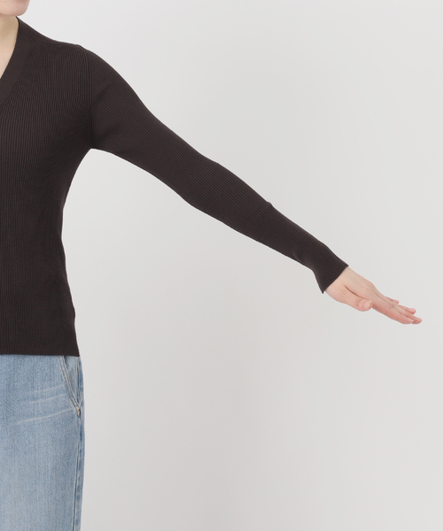 IENA(イエナ)の「《新色/追加》ECO SPLASH リブVネックカーディガン(カーディガン/ボレロ・レディース・ブラウン/アイボリー・FREE)」の12枚目の写真