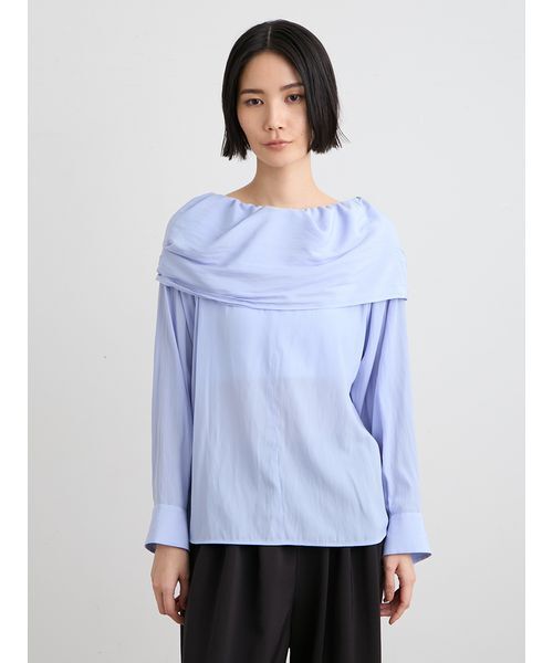 MIESROHE(ミースロエ)の「【洗える】オフショルダーサテンドレスシャツ(シャツ/ブラウス・レディース・サックスブルー/ホワイト/ネイビー・F)」の4枚目の写真
