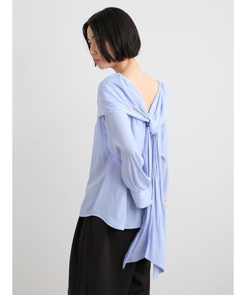 MIESROHE(ミースロエ)の「【洗える】オフショルダーサテンドレスシャツ(シャツ/ブラウス・レディース・サックスブルー/ホワイト/ネイビー・F)」の8枚目の写真