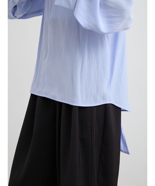 MIESROHE(ミースロエ)の「【洗える】オフショルダーサテンドレスシャツ(シャツ/ブラウス・レディース・サックスブルー/ホワイト/ネイビー・F)」の11枚目の写真
