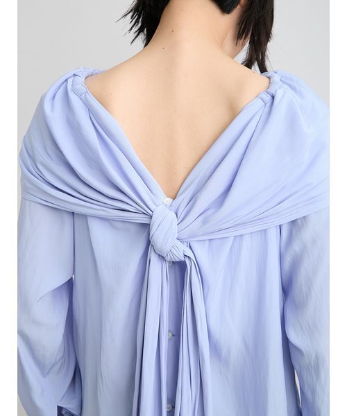MIESROHE(ミースロエ)の「【洗える】オフショルダーサテンドレスシャツ(シャツ/ブラウス・レディース・サックスブルー/ホワイト/ネイビー・F)」の13枚目の写真