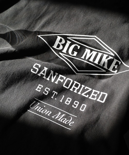 BIG MIKE（ビッグマイク）の「BIG MIKE プリント長袖Tシャツ ロンT L/S（Tシャツ/カットソー・メンズ・ホワイト系3/ブラック/ホワイト/ブラック系1/ブラック系3/ブラック系2/ブルー/ヘザーグレー/チャコール/ブラック系/サンドベージュ/ホワイト系2/ホワイト系1/ホワイト系・XL/L/M）」の18枚目の写真