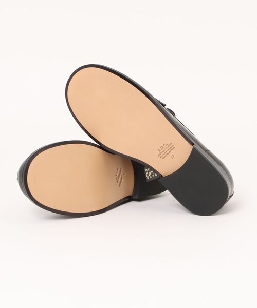 A.P.C.（アーペーセー）の「LES MOCASSINS（モカシン/デッキシューズ