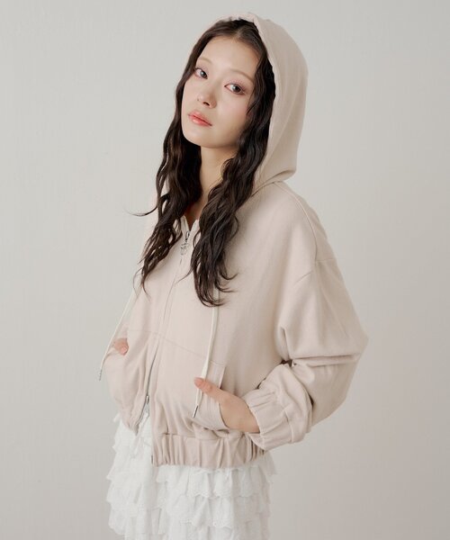 Chico（チコ）の「【セットアップ対応】バックロゴパーカー（パーカー・レディース・アイボリー/ピンク/グレー/ベージュ・FREE）」の3枚目の写真