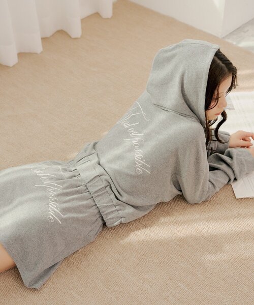 Chico（チコ）の「【セットアップ対応】バックロゴパーカー（パーカー・レディース・アイボリー/ピンク/グレー/ベージュ・FREE）」の10枚目の写真