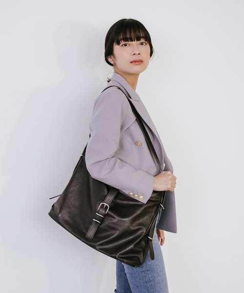 Sirin(シリン)の「【ZOZO限定】ワンハンドルショルダーバッグ(PC収納可能)(ショルダーバッグ・レディース・ブラウン/ダークグレー・FREE)」の4枚目の写真