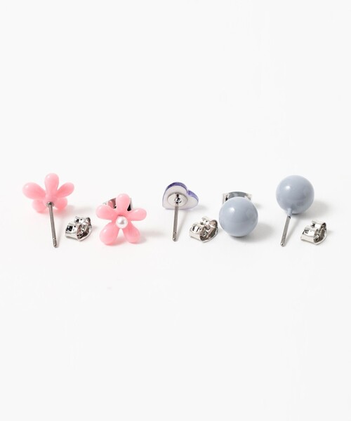 BEAMS HEART(ビームスハート)の「5セット フラワーハートピアス(ピアス(両耳用)・レディース・ブラック/ピンク・ONE SIZE)」の4枚目の写真
