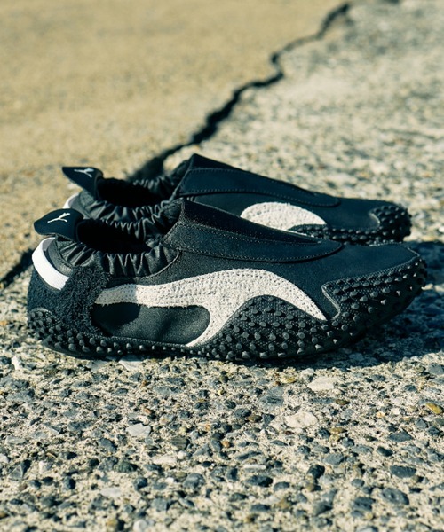 PUMA(プーマ)の「MOSTRO MOVE WNS 405131-02(スリッポン・レディース・ブラック・25.0cm/24.5cm/24.0cm/23.5cm/23.0cm/22.5cm/25.5cm/26.0cm)」の2枚目の写真