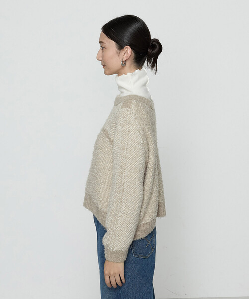 Gabardine K.T(ギャバジンケーティー)の「〔 +サイズ 〕 ふわもこモールシャギーヤーン ファーセーター(ニット/セーター・レディース・グレー/ベージュ・15号)」の10枚目の写真