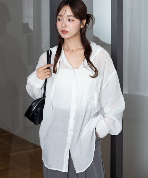 WEGO(ウィゴー)の「WEGO/【26年春新作】シアーフードシャツ(シャツ/ブラウス・レディース・ブルー/アイボリー/ライトイエロー/ライトピンク/チャコール・FREE)」の8枚目の写真