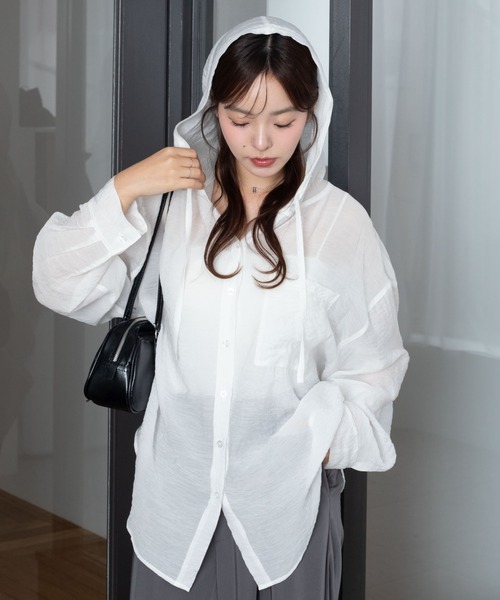 WEGO(ウィゴー)の「WEGO/【26年春新作】シアーフードシャツ(シャツ/ブラウス・レディース・ブルー/アイボリー/ライトイエロー/ライトピンク/チャコール・FREE)」の7枚目の写真