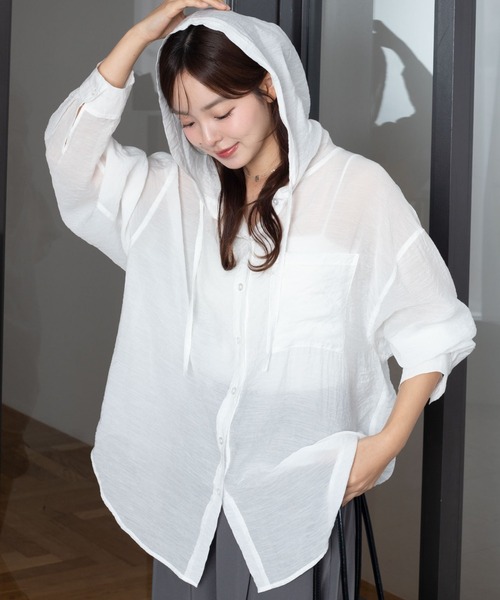 WEGO(ウィゴー)の「WEGO/【26年春新作】シアーフードシャツ(シャツ/ブラウス・レディース・ブルー/アイボリー/ライトイエロー/ライトピンク/チャコール・FREE)」の6枚目の写真