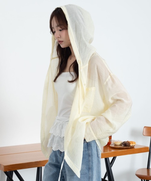 WEGO(ウィゴー)の「WEGO/【26年春新作】シアーフードシャツ(シャツ/ブラウス・レディース・ブルー/アイボリー/ライトイエロー/ライトピンク/チャコール・FREE)」の10枚目の写真