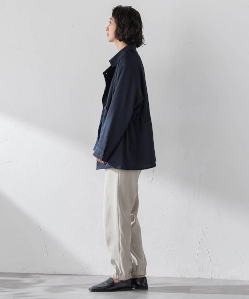la.f…(ラエフ)の「シャンブレーショートトレンチ(トレンチコート・レディース・ベージュ/ネイビー・9号/7号)」の19枚目の写真