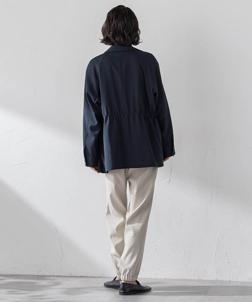 la.f…(ラエフ)の「シャンブレーショートトレンチ(トレンチコート・レディース・ベージュ/ネイビー・9号/7号)」の20枚目の写真