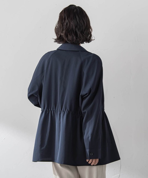 la.f…(ラエフ)の「シャンブレーショートトレンチ(トレンチコート・レディース・ベージュ/ネイビー・9号/7号)」の16枚目の写真