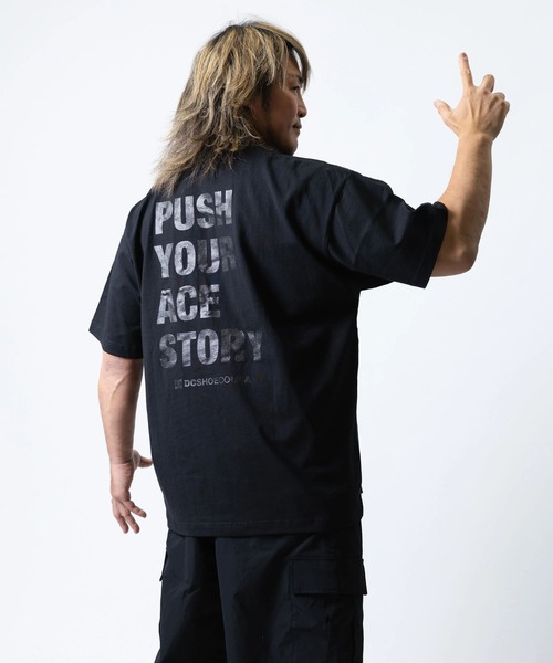 DC SHOES（ディーシーシューズ）の「【DC SHOES × 新日本プロレス】ACE SS メンズ Tシャツ【2026年春夏モデル】/半袖Tシャツ（Tシャツ/カットソー・メンズ・ブラック・MEDIUM/LARGE/X-LARGE）」の4枚目の写真