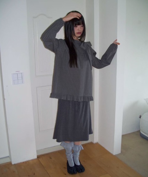 FAVORITO(ファヴォリート)の「リボンチェック柄シャツ(シャツ/ブラウス・レディース・ライトグレー/ダークグレー・F)」の17枚目の写真
