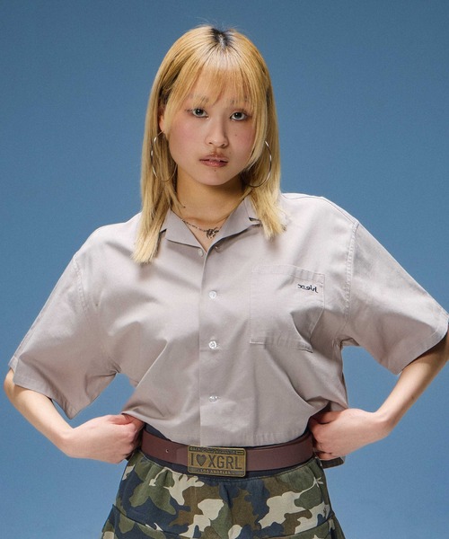 X-girl（エックスガール）の「ARCH LOGO AND FACE OPEN COLLAR CROPPED SHIRT（シャツ/ブラウス・レディース・ブラック/ベージュ/ピンク・S/M）」の9枚目の写真