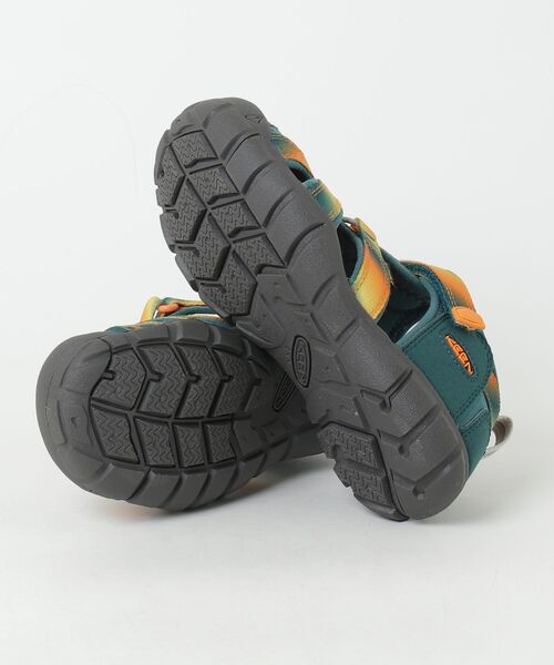 KEEN(キーン)の「SEACAMP II CNX / シーキャンプ ツー シーエヌエックス / キッズ サンダル(サンダル・キッズ・グリーン×オレンジ・23.5cm/22.5cm/22cm/21cm/20cm)」の3枚目の写真