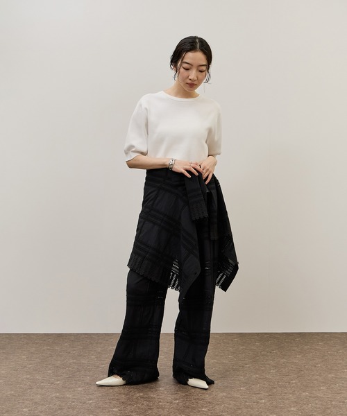 ADAM ET ROPE'（アダムエロペ）の「2WAYキーネックハーフスリーブニット/接触冷感（ニット/セーター・レディース・レッド/ホワイト/ダークブラウン・FREE）」の5枚目の写真