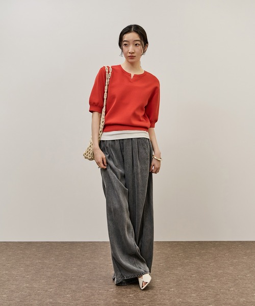 ADAM ET ROPE'（アダムエロペ）の「2WAYキーネックハーフスリーブニット/接触冷感（ニット/セーター・レディース・レッド/ホワイト/ダークブラウン・FREE）」の7枚目の写真