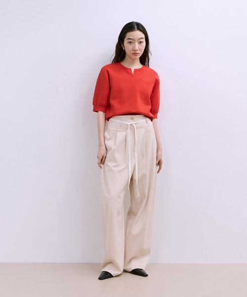 ADAM ET ROPE'（アダムエロペ）の「2WAYキーネックハーフスリーブニット/接触冷感（ニット/セーター・レディース・レッド/ホワイト/ダークブラウン・FREE）」の8枚目の写真