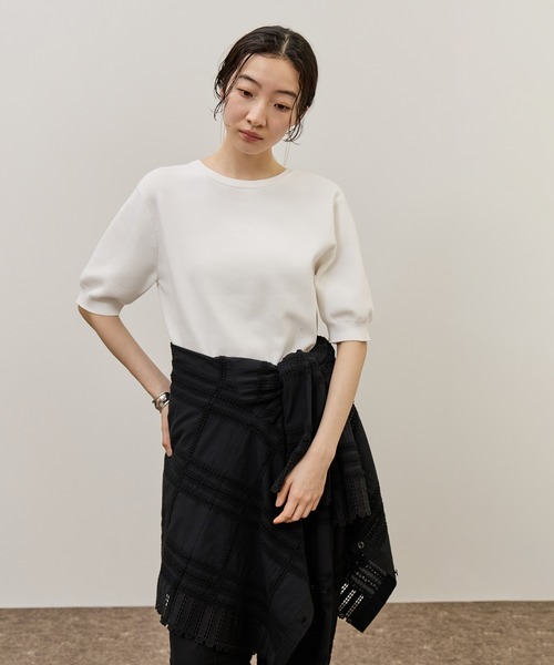 ADAM ET ROPE'（アダムエロペ）の「2WAYキーネックハーフスリーブニット/接触冷感（ニット/セーター・レディース・レッド/ホワイト/ダークブラウン・FREE）」の16枚目の写真