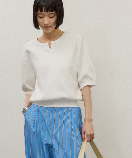 ADAM ET ROPE'（アダムエロペ）の「2WAYキーネックハーフスリーブニット/接触冷感（ニット/セーター・レディース・レッド/ホワイト/ダークブラウン・FREE）」の17枚目の写真