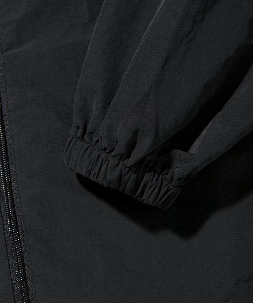 SLIT STUDIO(エスリットスタジオ)の「レタリングウィンドブレーカージャケットブラック(ナイロンジャケット・レディース・その他・LARGE/MEDIUM/SMALL/X-LARGE)」の6枚目の写真