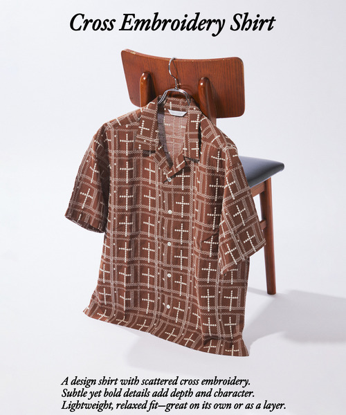JOURNAL STANDARD(ジャーナルスタンダード)の「クロス エンブロイダリー 半袖 シャツ(シャツ/ブラウス・メンズ・ブラック/ブラウン/ホワイト・LARGE/MEDIUM)」の3枚目の写真