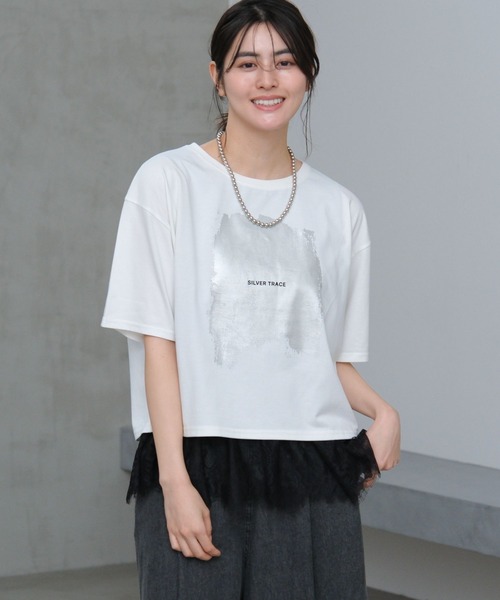 LAKOLE(ラコレ)の「【接触冷感】アソート箔プリントT / 664798(Tシャツ/カットソー・レディース・ホワイト/チャコール/ブラック/オフホワイト・MEDIUM/LARGE)」の2枚目の写真